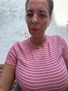 Almmaxxxx Show in webcam