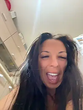 Almmaxxxx webcam show