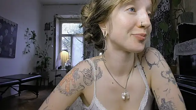 Miranda2_0 Show in webcam