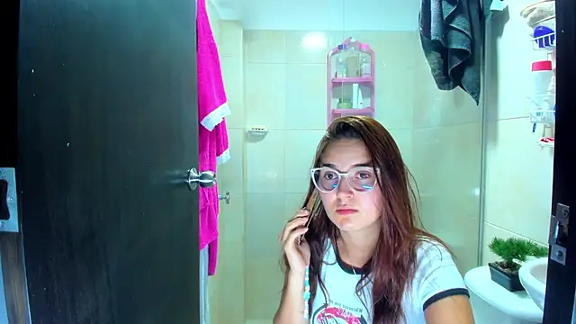 Show modela teresasroom_ na web-kameri