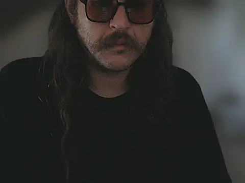 maxstache Шоу с уебкамера