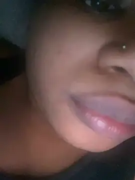 Cyebony Show in webcam
