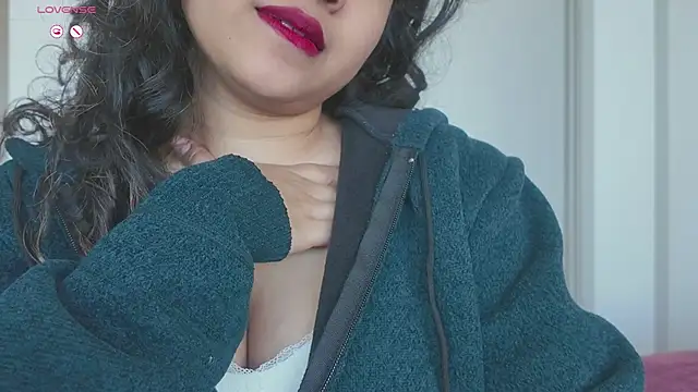 _neesha_414_ Adlı Modelin Canlı XXX Sohbeti