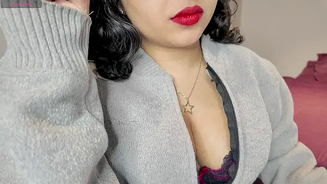 Czat XXX na żywo – _neesha_414_