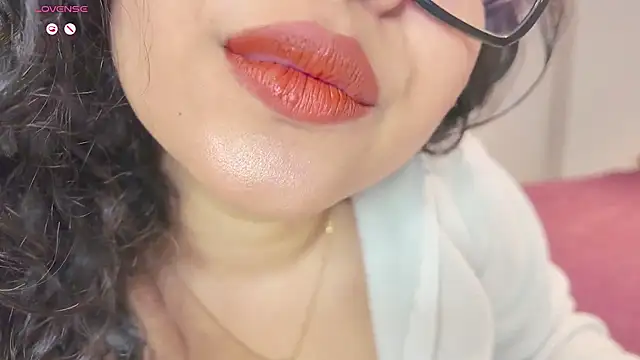 _neesha_414_'s Live XXX Chat
