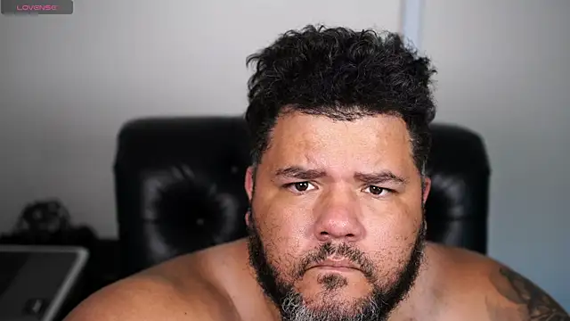 HotDominicanCum's Webcam Show