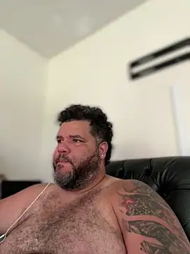 HotDominicanCum: διαδικτυακό σόου στην κάμερα
