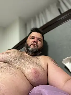 Show modela HotDominicanCum na web-kameri