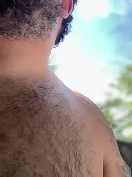 הופעת וובקאם של HotDominicanCum