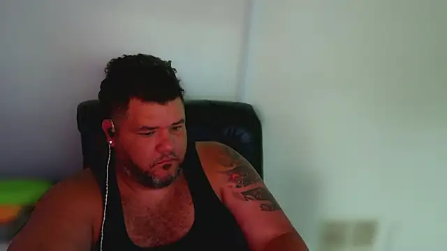 HotDominicanCum Show in webcam