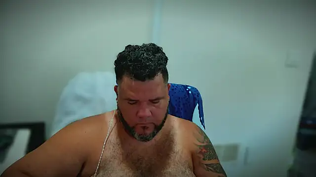 HotDominicanCum Show Webcam