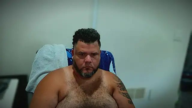 HotDominicanCum: διαδικτυακό σόου στην κάμερα