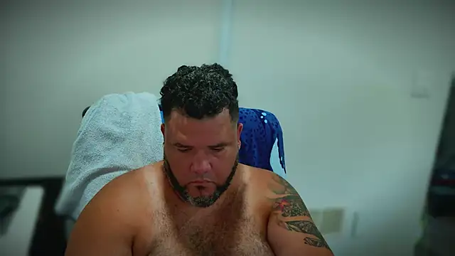 HotDominicanCum webkamerás műsora