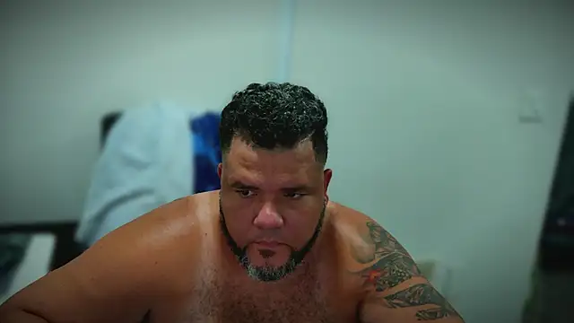 HotDominicanCum's Webcam Show