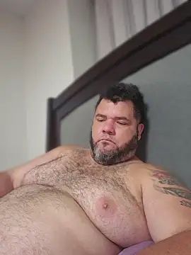 הופעת וובקאם של HotDominicanCum