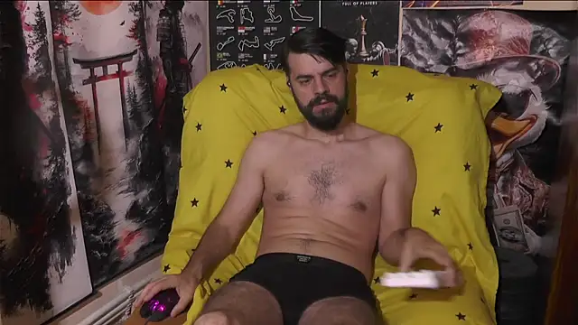 00george: διαδικτυακό σόου στην κάμερα
