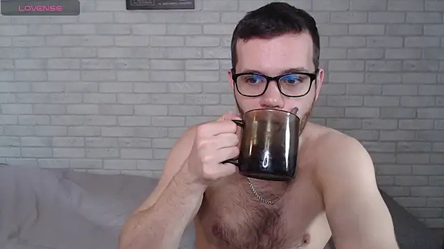 Alexxx_hornyのウェブカメラショー