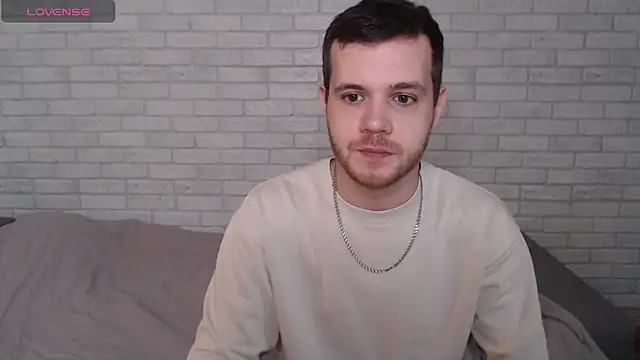 Pokazy przed kamerką – Alexxx_horny