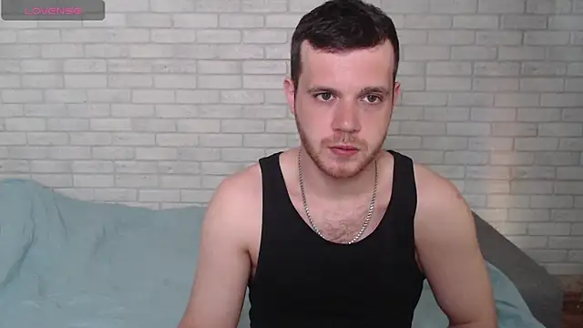 Alexxx_hornyのウェブカメラショー