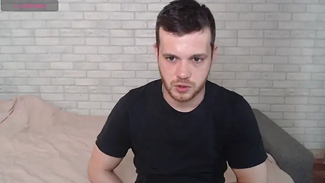 Alexxx_horny webkamerás műsora