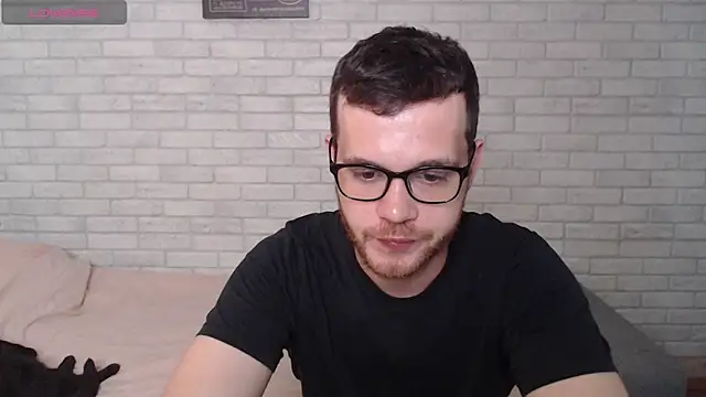 Alexxx_horny webkamerás műsora
