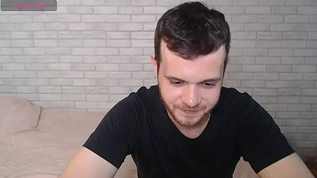 Alexxx_horny: διαδικτυακό σόου στην κάμερα