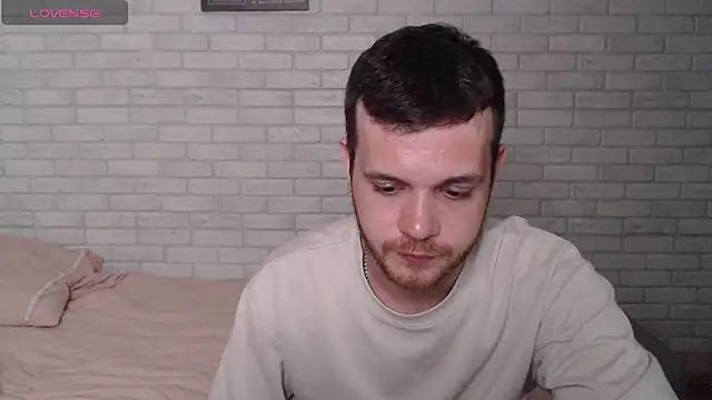 Alexxx_horny 网络视讯表演