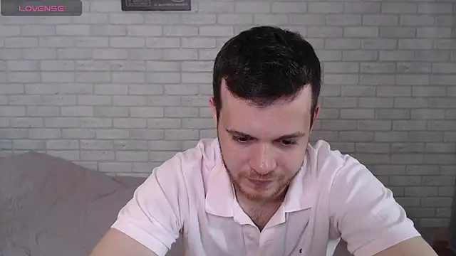 הופעת וובקאם של Alexxx_horny