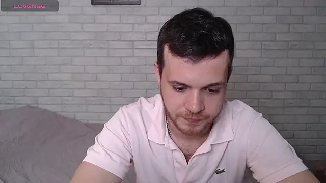 Alexxx_horny 网络视讯表演