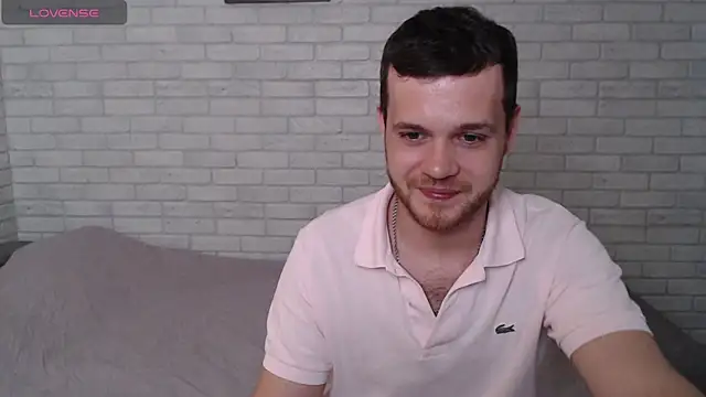 Alexxx_horny webkamerás műsora