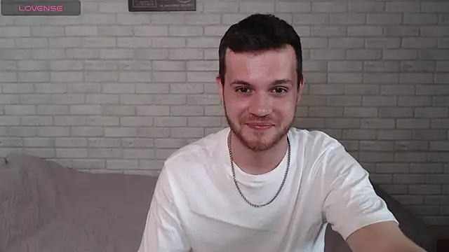 Alexxx_horny: διαδικτυακό σόου στην κάμερα