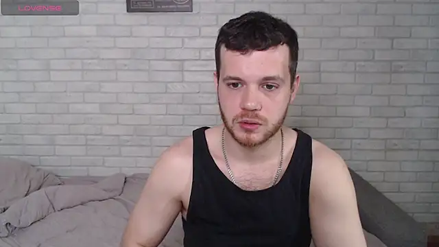 Alexxx_horny: διαδικτυακό σόου στην κάμερα