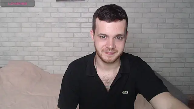 Alexxx_horny: διαδικτυακό σόου στην κάμερα