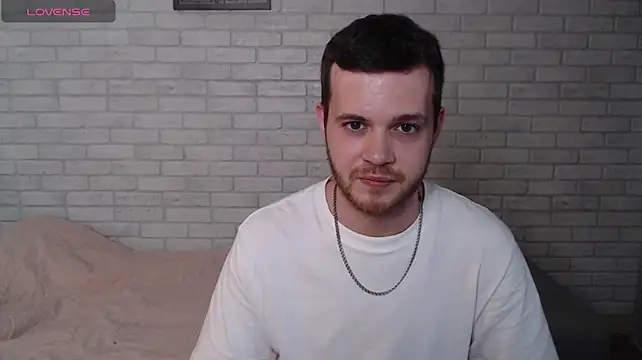 Alexxx_horny: διαδικτυακό σόου στην κάμερα