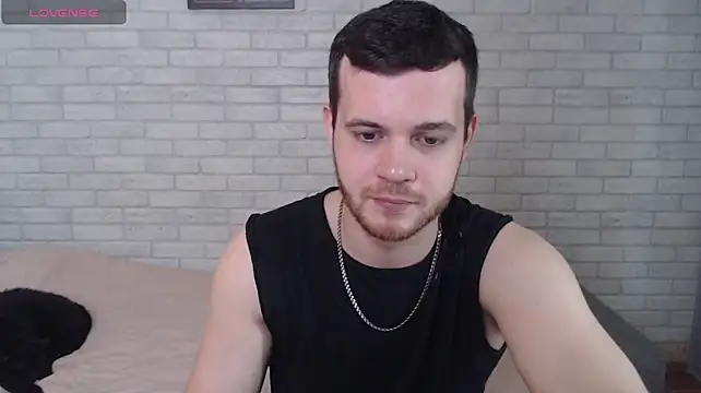 הופעת וובקאם של Alexxx_horny