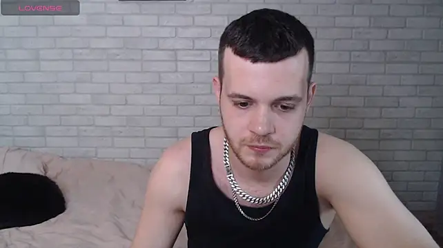 Alexxx_hornyのウェブカメラショー