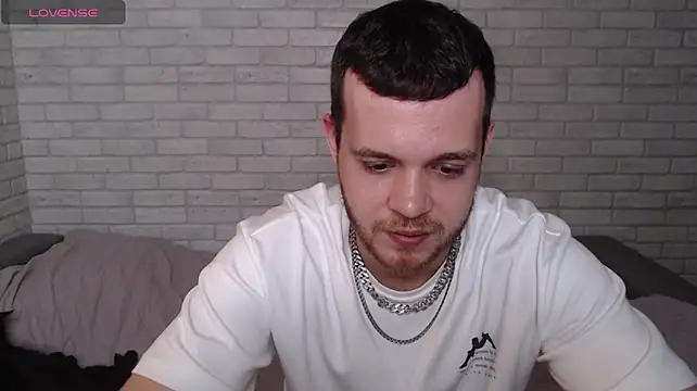 הופעת וובקאם של Alexxx_horny
