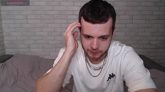 Alexxx_horny: διαδικτυακό σόου στην κάμερα