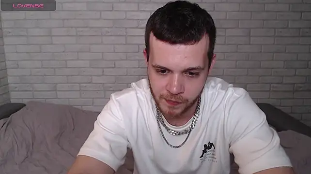Alexxx_horny: διαδικτυακό σόου στην κάμερα