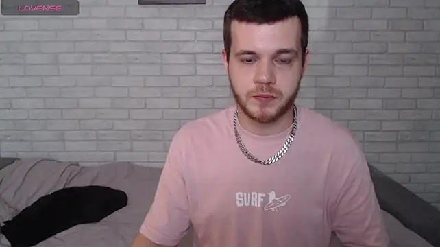 הופעת וובקאם של Alexxx_horny