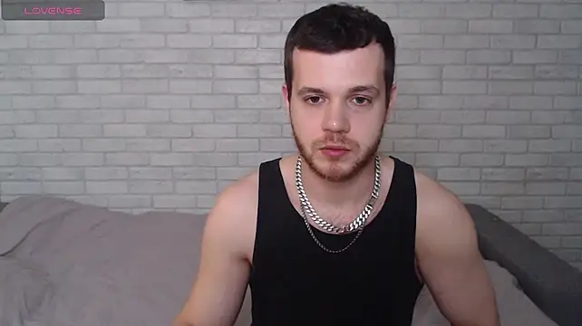 הופעת וובקאם של Alexxx_horny