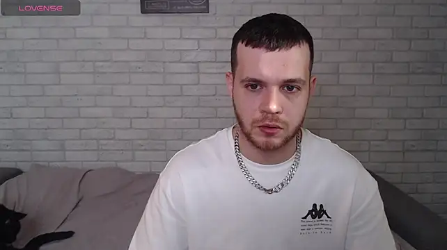 Alexxx_horny: διαδικτυακό σόου στην κάμερα