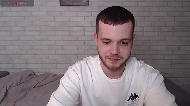הופעת וובקאם של Alexxx_horny