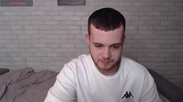 Alexxx_horny: διαδικτυακό σόου στην κάμερα