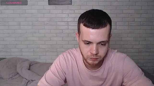 Pokazy przed kamerką – Alexxx_horny