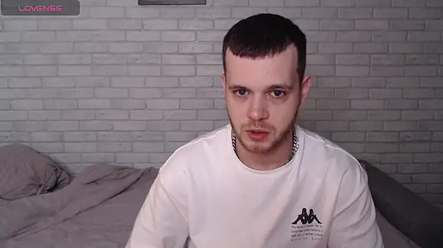 הופעת וובקאם של Alexxx_horny