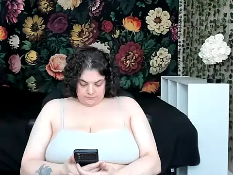 Exxxotic_Melons Show in webcam