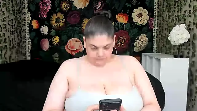 Exxxotic_Melons' Webcam Show