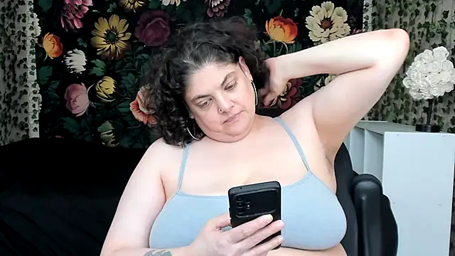 Exxxotic_Melons Show in webcam