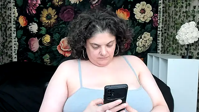 Exxxotic_Melons Show in webcam